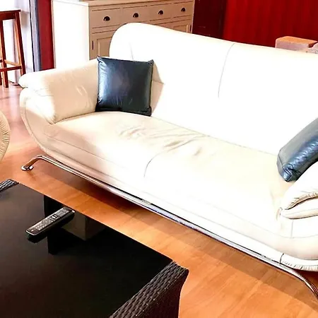 Next To Center ソフィア