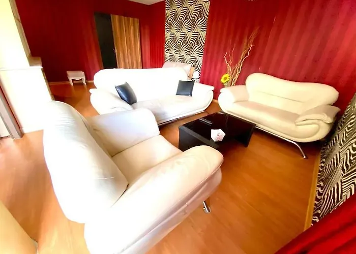 Next To Center アパート *