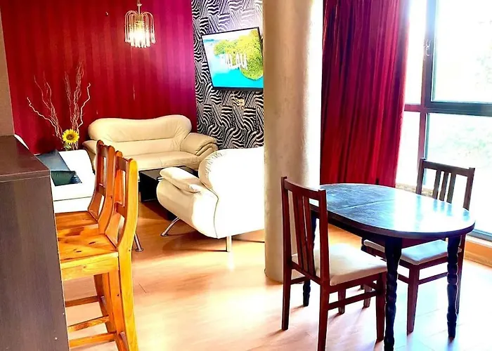 Next To Center アパート ソフィア