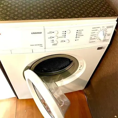 Apartman Next To Center Szófia