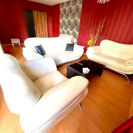 Next To Center Apartman *