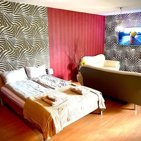 Next To Center Apartman *