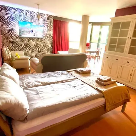 Next To Center Apartament *