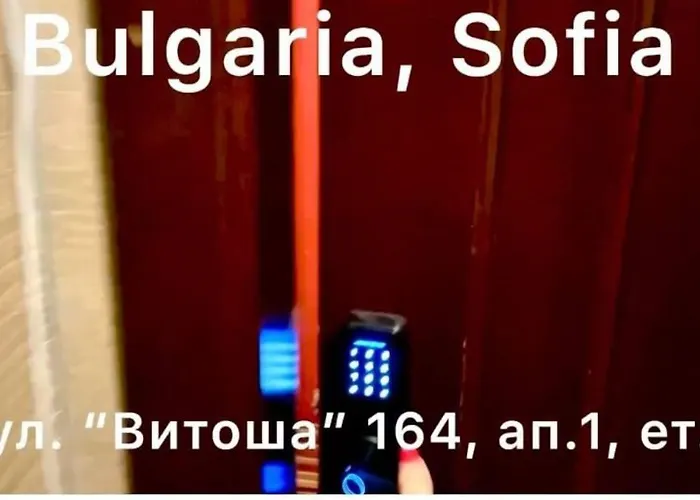 Next To Center Daire Sofya