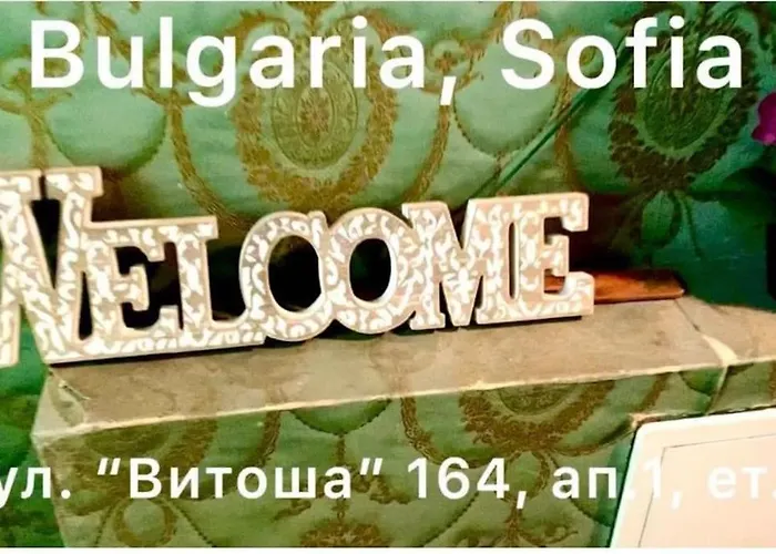 Next To Center Daire Sofya