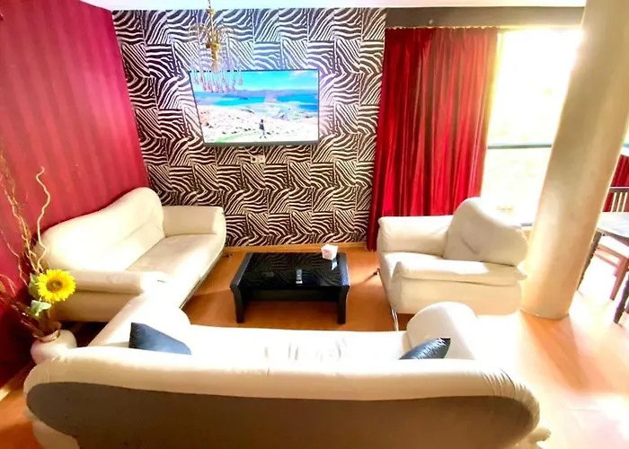 Next To Center Daire