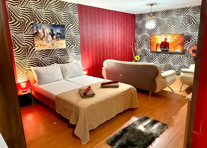 Next To Center Daire Sofya